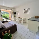 Avec Terrasse Et Piscine, 2 Pieces, 4 Couchages, A - Fr-1-226b-206 Apartment *