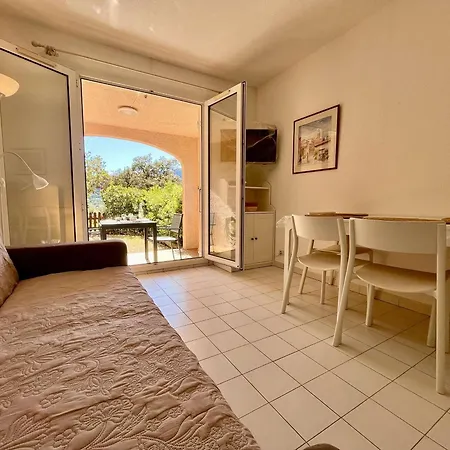 Avec Terrasse Et Piscine, 2 Pieces, 4 Couchages, A - Fr-1-226b-206 * Cavalaire-sur-Mer