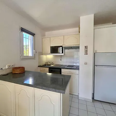 Avec Terrasse Et Piscine, 2 Pieces, 4 Couchages, A - Fr-1-226b-206 Apartamento